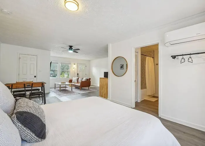 Cozy Kennesaw Apartment Close To Ksu With Ev Plug In